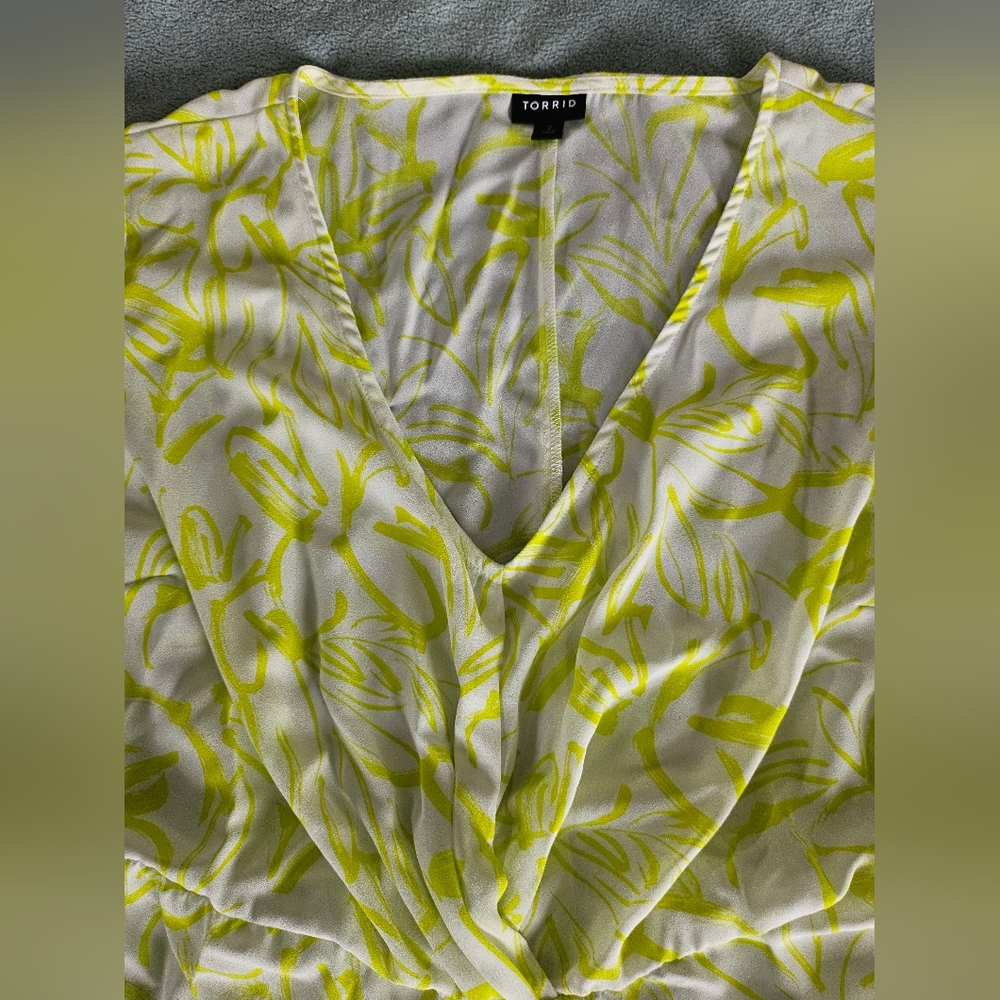 Torrid Georgette Twist Surplice Flutter Sleeve Bl… - image 6